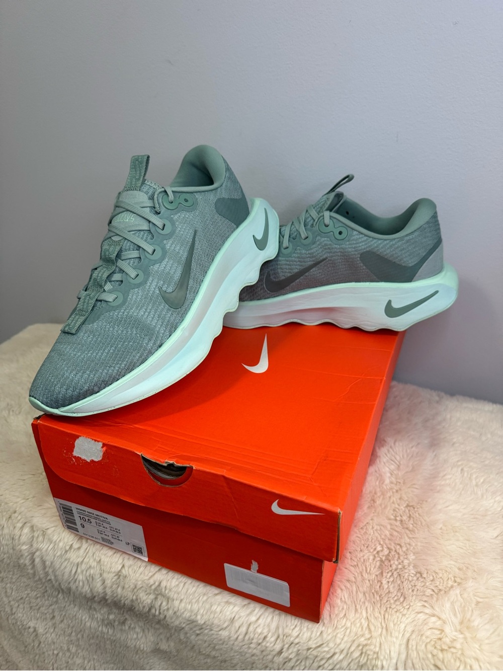 Nike Motiva Women’s Running/Walking Shoes Gray Green Cushioned 10.5 DV1238-011